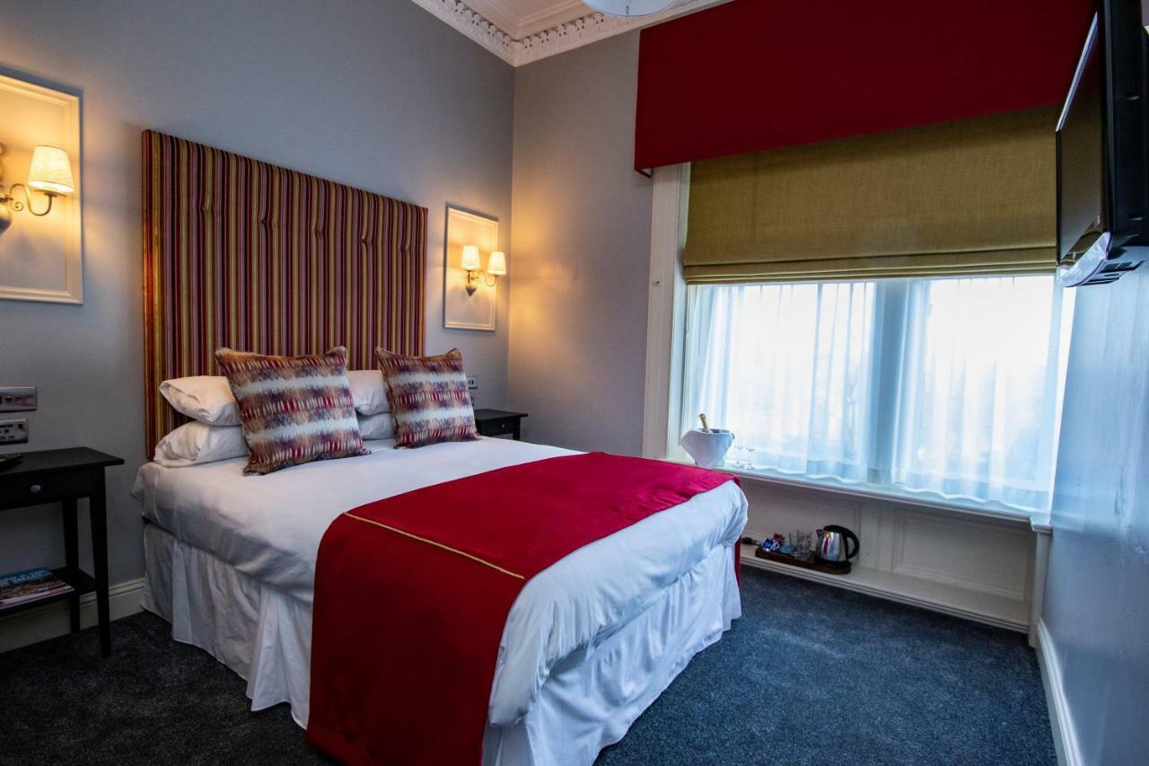 The Georgian Hotel Coatbridge Bagian luar foto