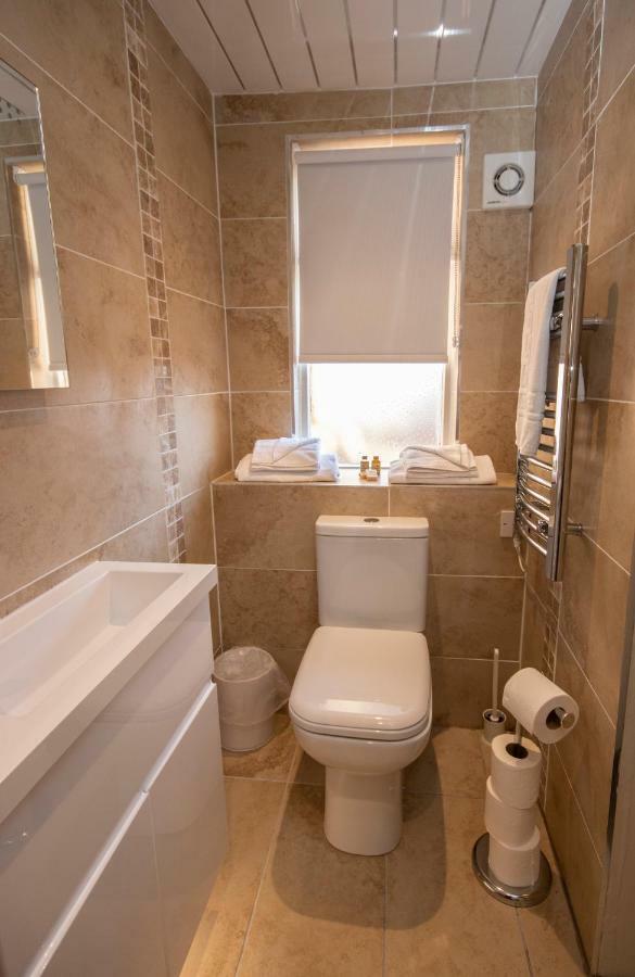 The Georgian Hotel Coatbridge Bagian luar foto