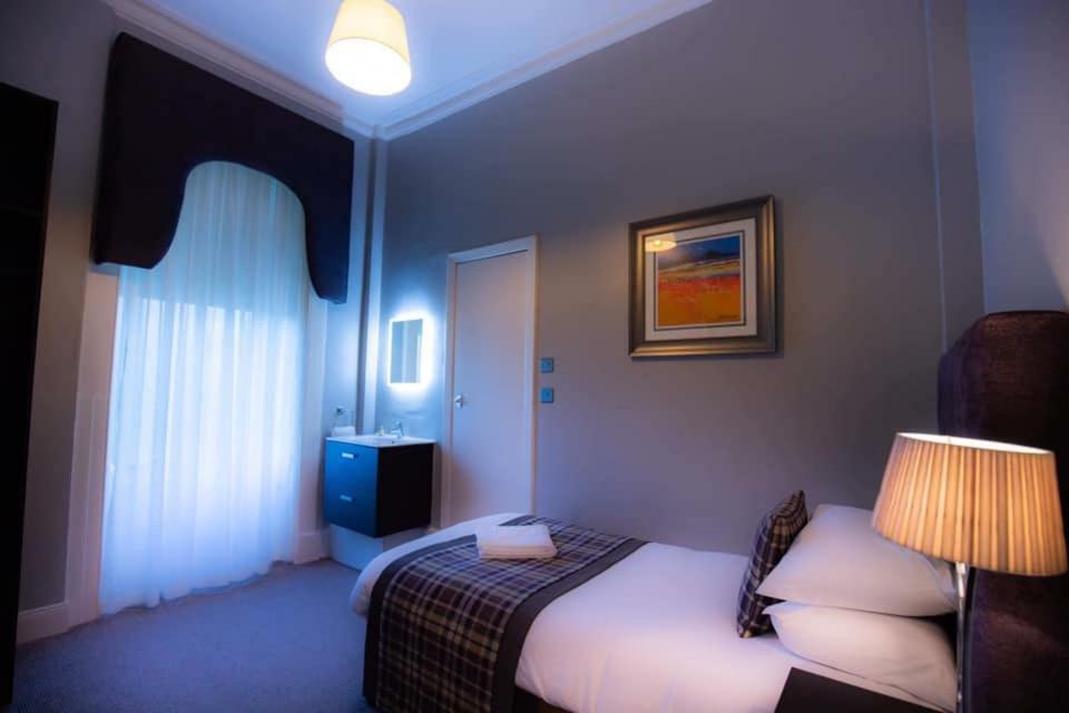 The Georgian Hotel Coatbridge Bagian luar foto